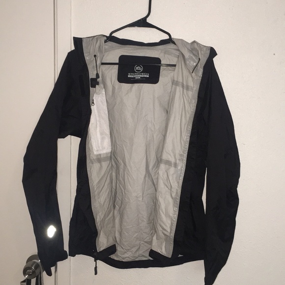 Rain jacket size M - Picture 3 of 3